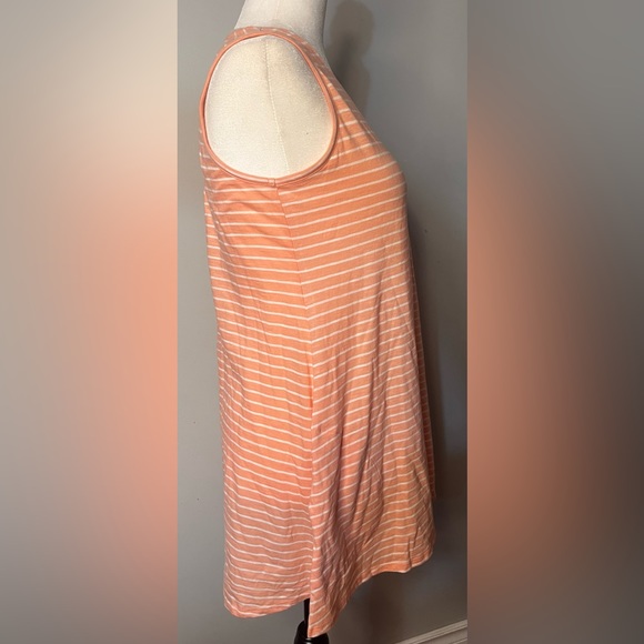 LOGO by Lori Goldstein Tank Top w/ Pockets!! - Picture 4 of 9